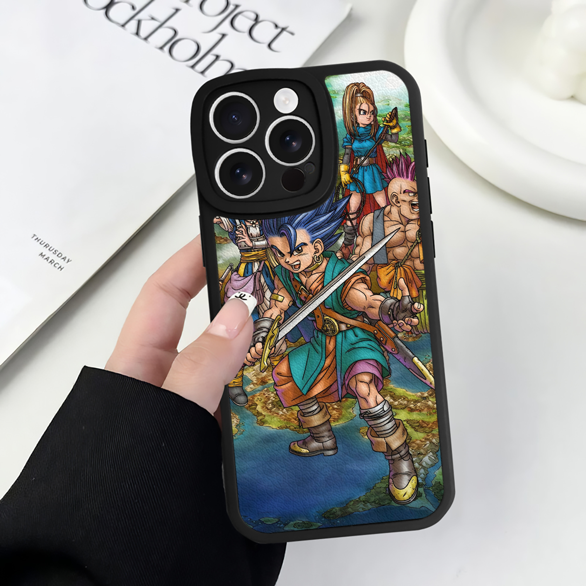 （画像用） ドラゴンクエスト Doragon Kuesuto Dragon Quest 【iPhone 16シリーズ対応】シリコンスマホケース（レザー調） 材質：シリコン